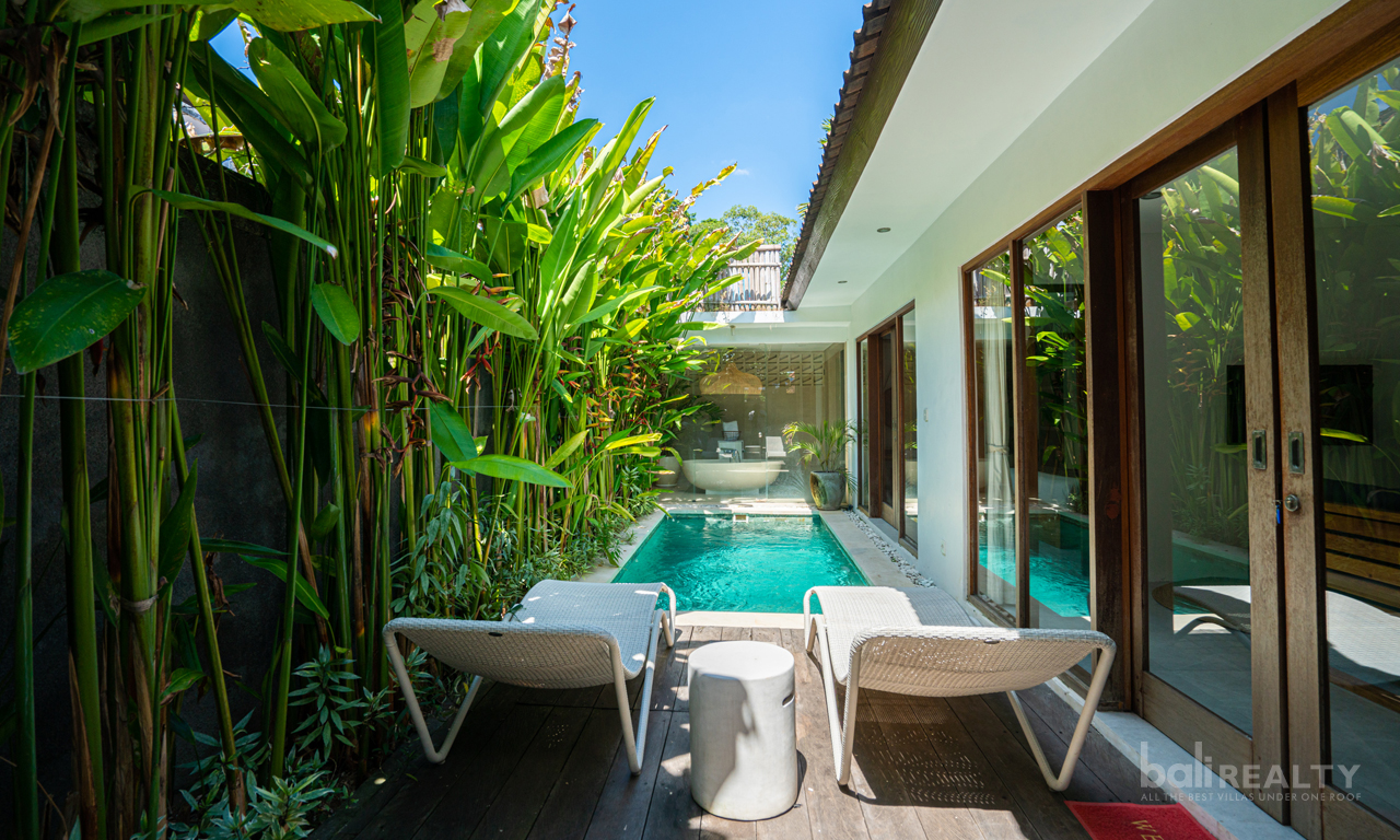 Stylish One-Bedroom Minimalist Villa Near the Beach in Pererenan. Villas in Bali for Sale: Villa in Canggu, Bali for 245 Thousands CAD. Leasehold. Main Photo