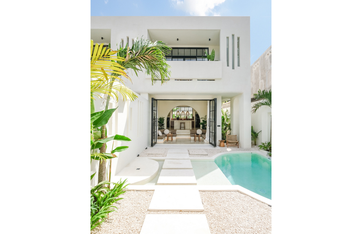 Freehold 1-bedroom Mediterranean-style villa in Pererenan . Villas in Bali for Sale: Villa in Canggu, Bali for 5,6 Billion IDR. Freehold. Main Photo