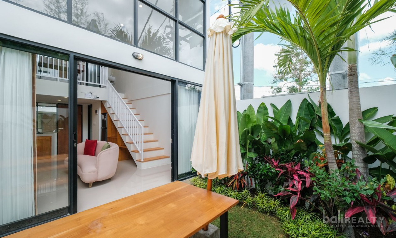 Newly Built One-Bedroom Townhouses with Modern Loft Design in Prime Tumbak Bayuh Location. Villas in Bali for Sale: Villa in Canggu, Bali for 88 Thousands USD. Leasehold. Main Photo