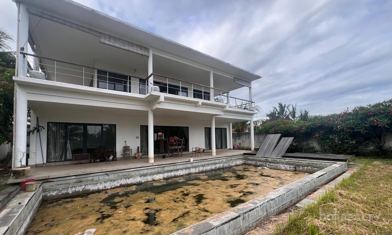 Attention Renovators. Villas in Bali for Sale: Villa in Gianyar, Bali for 390 Thousands USD. Freehold. Main Photo