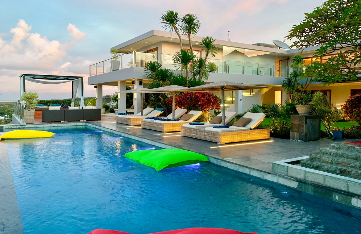 Bali's most luxurious five bedroom villa near Jimbaran. Villas in Bali for Sale: Villa in Jimbaran, Bali for 4207 Thousands USD. Freehold. Main Photo