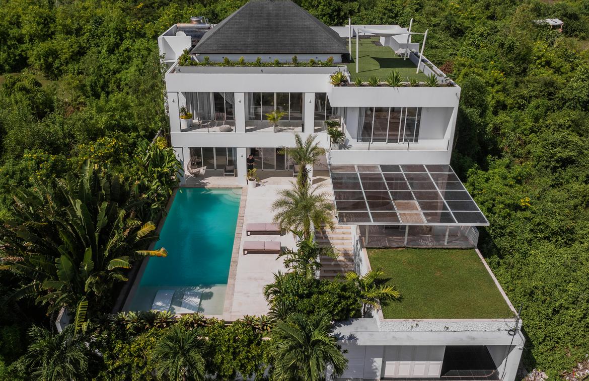 Luxury modern freehold villa with rooftop and Jimbaran Bay views. Villas in Bali for Sale: Villa in Jimbaran, Bali for 31,1 Billion VND. Freehold. Main Photo
