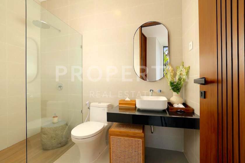 Amazing Family Home In Kerobokan. Villas in Bali for Sale: Villa in Kerobokan, Bali for 703 Thousands SGD. Freehold. Main Photo