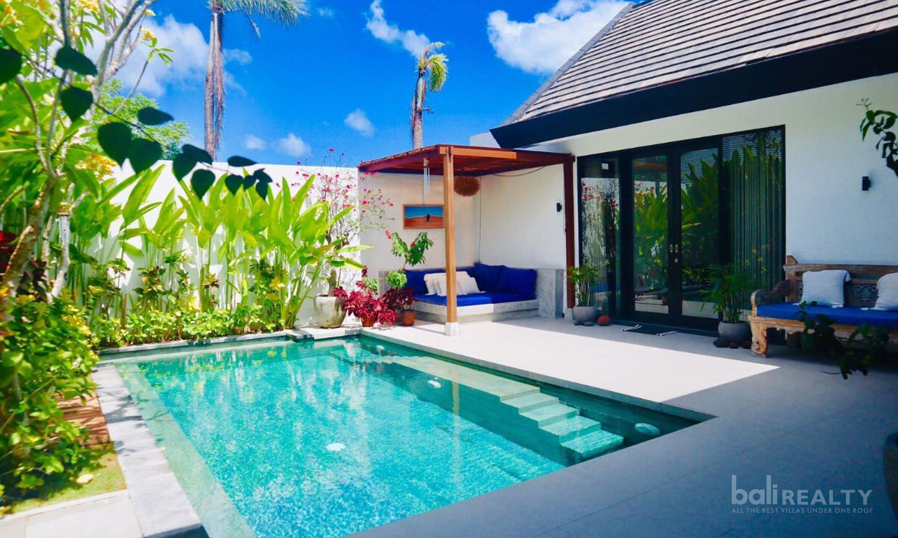 Multi – Purpose Fantastic Opportunity For Investment 2 X 2 Bedroom Villas + Empty Land – Kerobokan. Villas in Bali for Sale: Villa in Kerobokan, Bali for 16,9 Million TWD. Leasehold. Main Photo