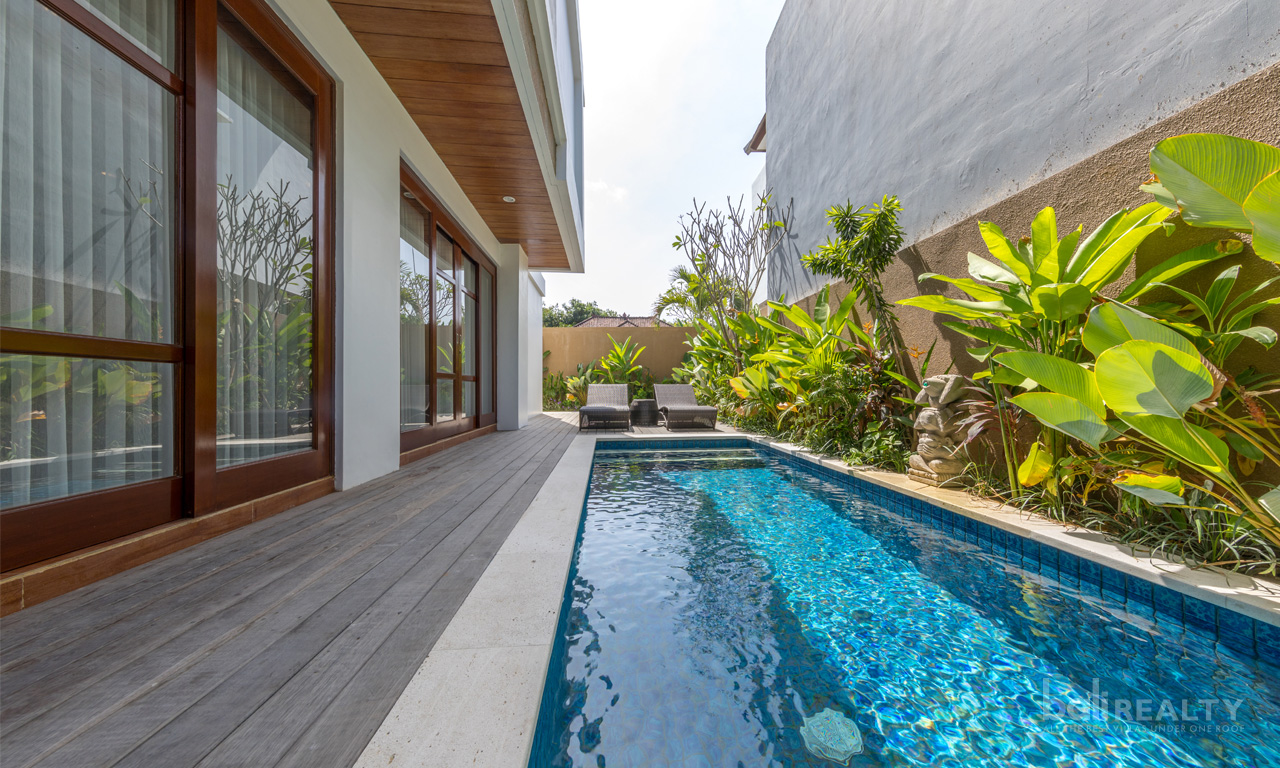 Fantastic 2 Bedroom Villa With Pool In Secure Complex. Villas in Bali for Sale: Villa in Nusa Dua, Bali for 1,7 Million CNY. Freehold. Main Photo