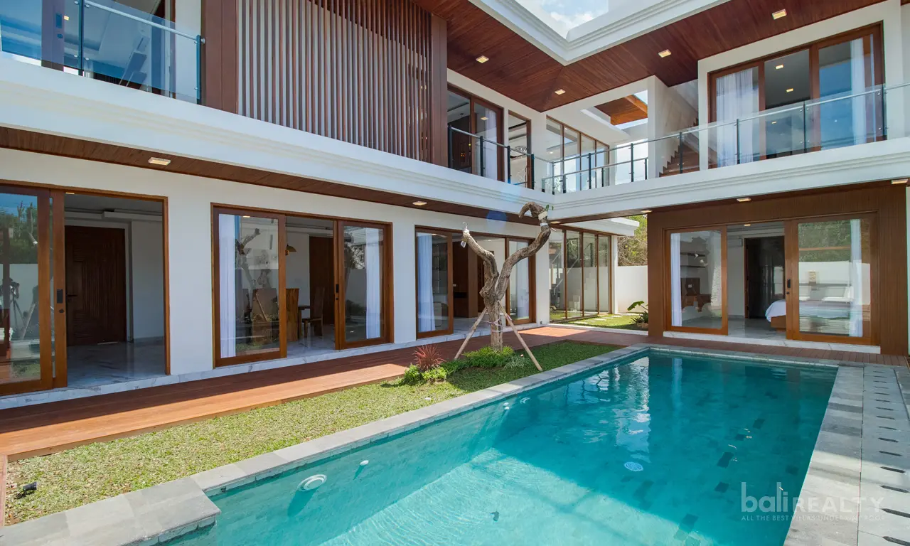 Elegant Recently Built Four-Bedroom Villa with Leasehold Flexibility and Stunning Sea Views in Nusa Dua. Villas in Bali for Sale: Villa in Nusa Dua, Bali for 511 Thousands USD. Leasehold. Main Photo