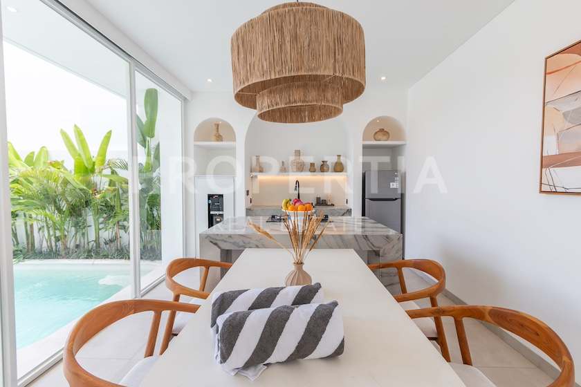 Beautiful Modern Villa In Tumbak Bayuh. Villas in Bali for Sale: Villa in Tumbak Bayuh, Bali for 328 Thousands AUD. Leasehold. Main Photo