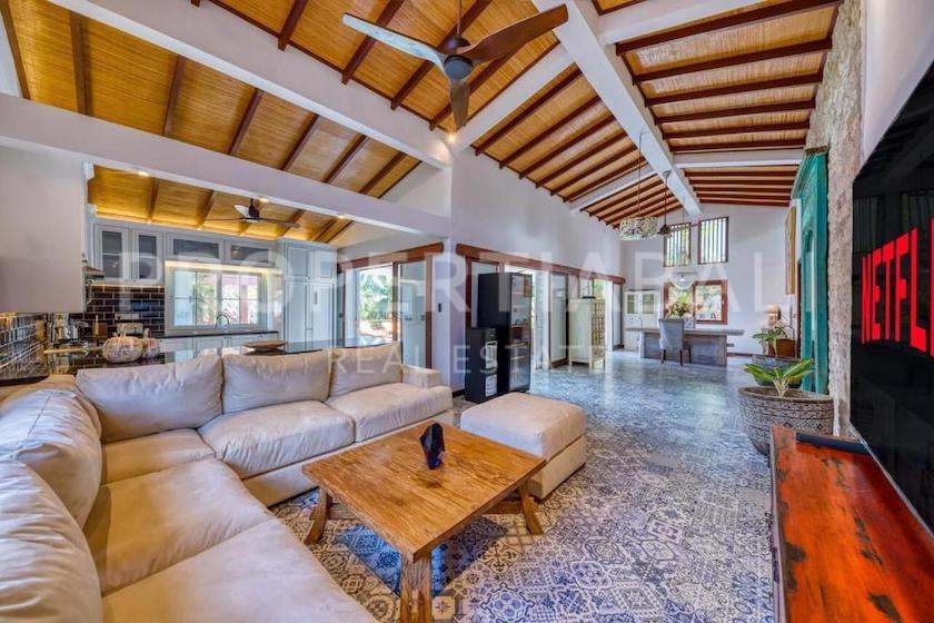 Beautiful Modern Villa In Padonan. Villas in Bali for Sale: Villa in Padonan, Bali for 6,0 Million CNY. Leasehold. Main Photo