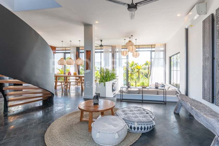 Exquisite Villa With Ricefield Views. Villas in Bali for Sale: Villa in Tumbak Bayuh, Bali for 813 Thousands NZD. Leasehold. Main Photo