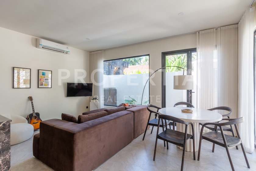 Cozy Villa Steps From Seseh Beach. Villas in Bali for Sale: Villa in Seseh, Bali for 28,5 Million JPY. Leasehold. Main Photo