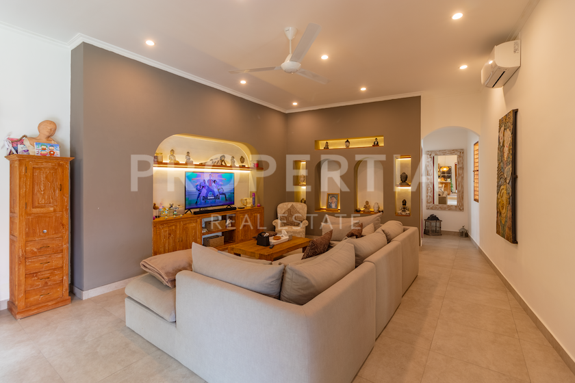 Spacious Family Home In Buduk. Villas in Bali for Sale: Villa in Bali for 17,3 Million THB. Leasehold. Main Photo