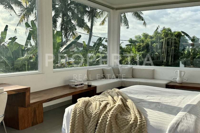 Stunning Modern Villa In Tumbak Bayuh. Villas in Bali for Sale: Villa in Tumbak Bayuh, Bali for 20,2 Million INR. Leasehold. Main Photo