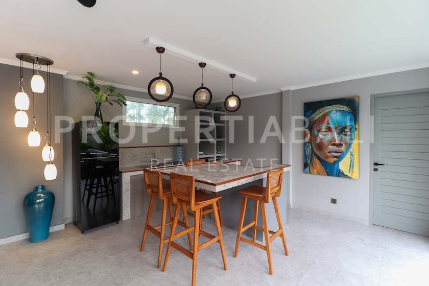 Beautiful Tropical Villa In Ungasan. Villas in Bali for Sale: Villa in Ungasan, Bali for 238 Thousands CAD. Leasehold. Main Photo