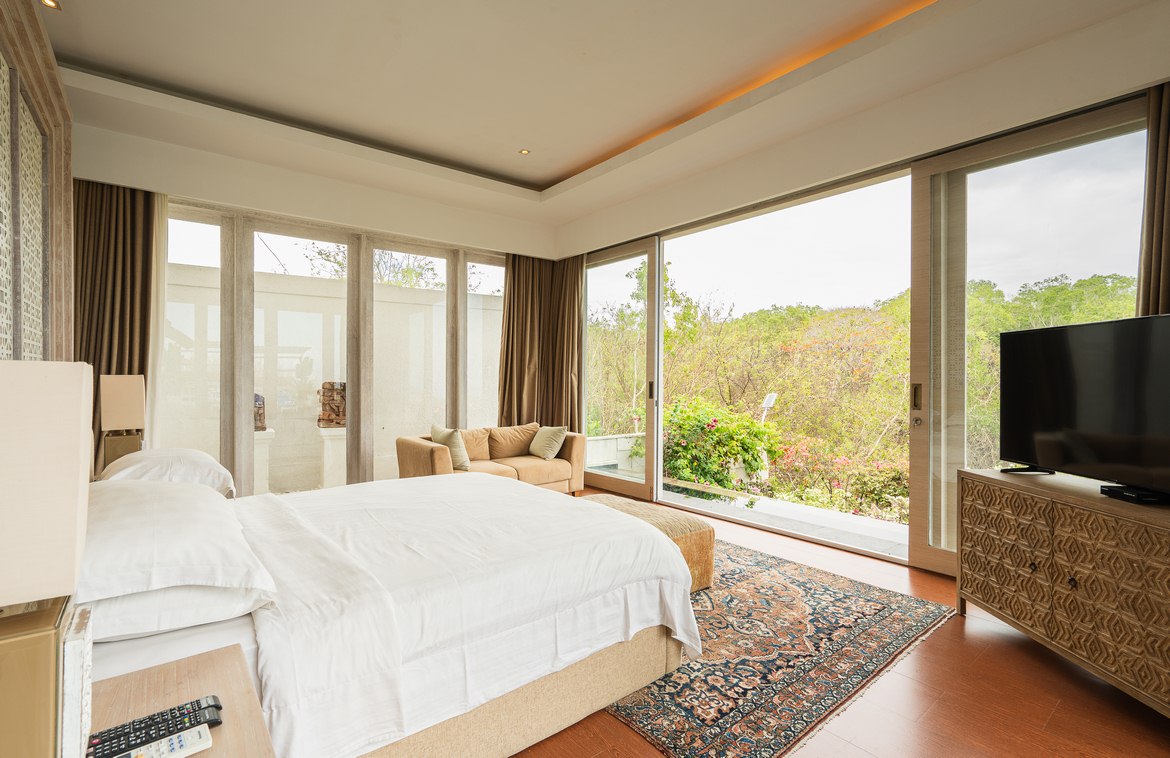 Magnificent 4-bedroom freehold villa with fantastic view in Balangan. Villas in Bali for Sale: Villa in Bali for 18,5 Billion IDR. Freehold. Main Photo