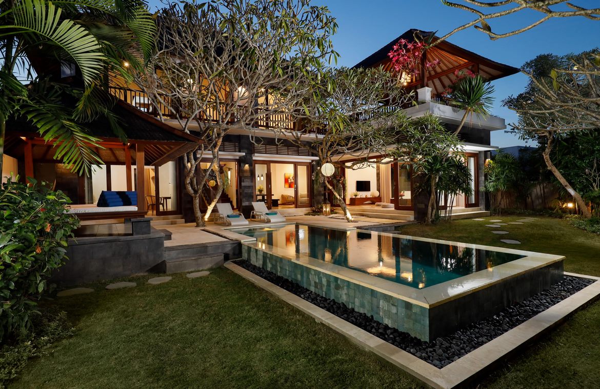 Modern Balinese villa with large garden in Ungasan for sale. Villas in Bali for Sale: Villa in Bukit South, Bali for 8,5 Billion IDR. Freehold. Main Photo