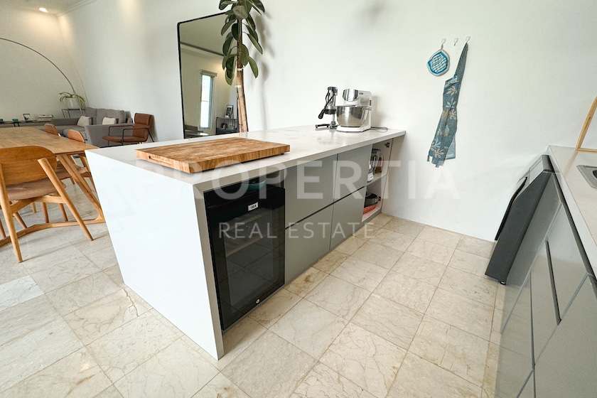 Amazing Modern Tropical Villa In Tumbak Bayuh. Villas in Bali for Sale: Villa in Tumbak Bayuh, Bali for 306 Thousands USD. Leasehold. Main Photo