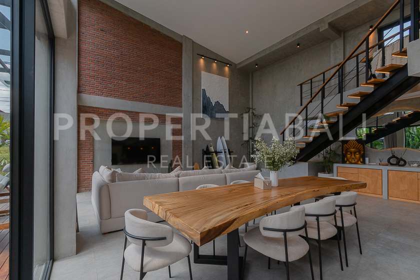 Outstanding Industrial Style Family Villa In Berawa. Villas in Bali for Sale: Villa in Berawa (Canggu), Bali for 13,5 Billion IDR. Leasehold. Main Photo