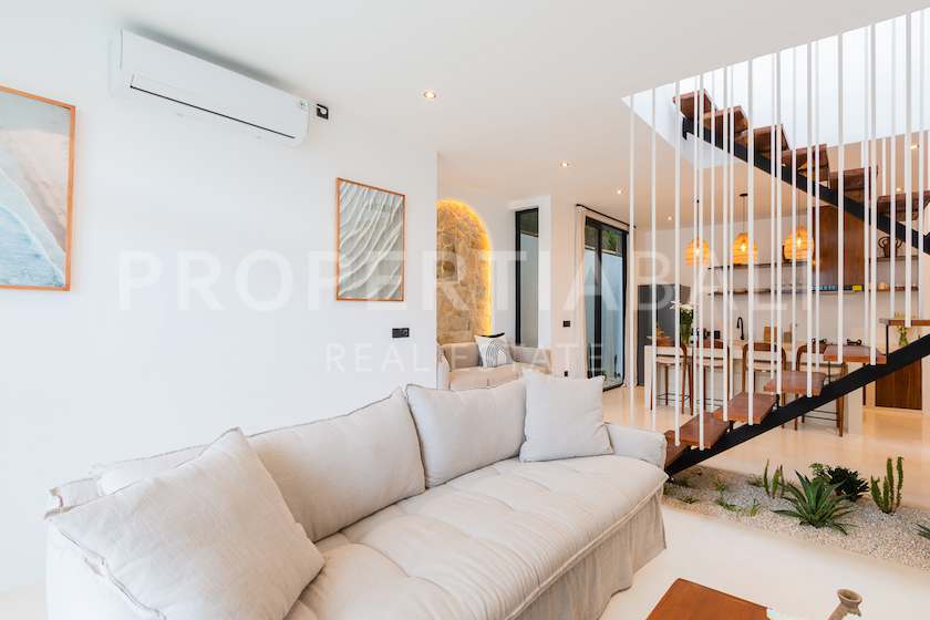 Tropical Inspired Villa In Umalas. Villas in Bali for Sale: Villa in Umalas, Bali for 1,4 Million CNY. Leasehold. Main Photo