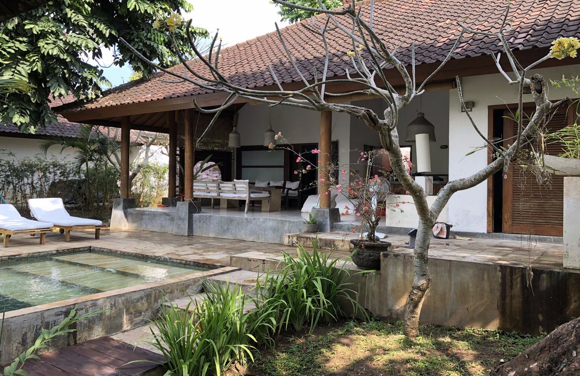 Unique villa compound near Seseh Beach for lease. Villas in Bali for Sale: Villa in Tanah Lot (Tabanan), Bali for 52,6 Million RUB. Leasehold. Main Photo