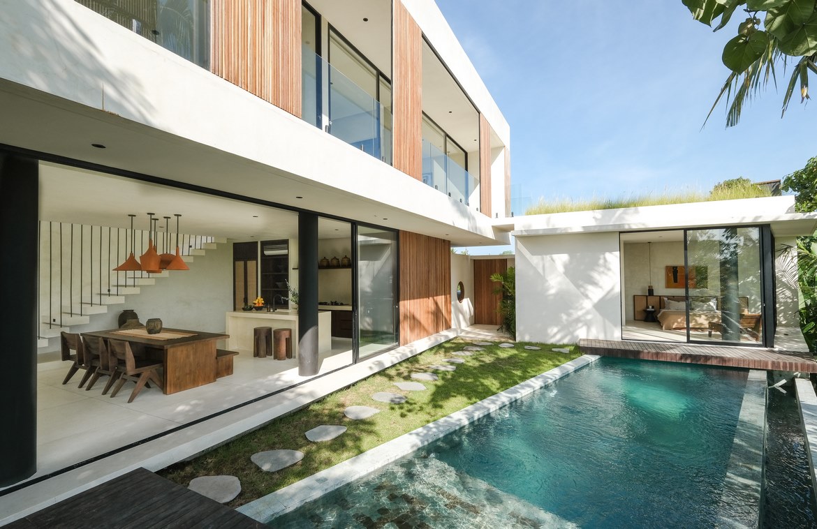 Your freehold paradise retreat awaits in Nyanyi village. Villas in Bali for Sale: Villa in Tanah Lot (Tabanan), Bali for 6,2 Billion IDR. Freehold. Main Photo