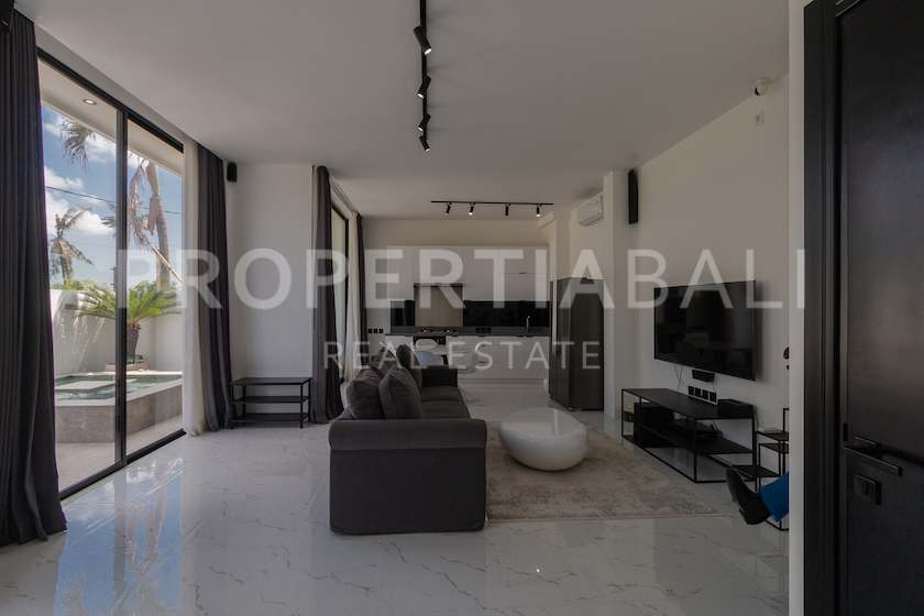 Beautiful Modern Villa In Tumbak Bayuh. Villas in Bali for Sale: Villa in Tumbak Bayuh, Bali for 10,4 Million PHP. Leasehold. Main Photo