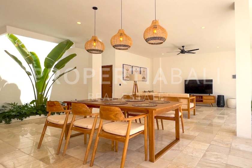 Beautiful New Tropical Villa In Tumbak Bayuh. Villas in Bali for Sale: Villa in Tumbak Bayuh, Bali for 2,1 Million HKD. Leasehold. Main Photo