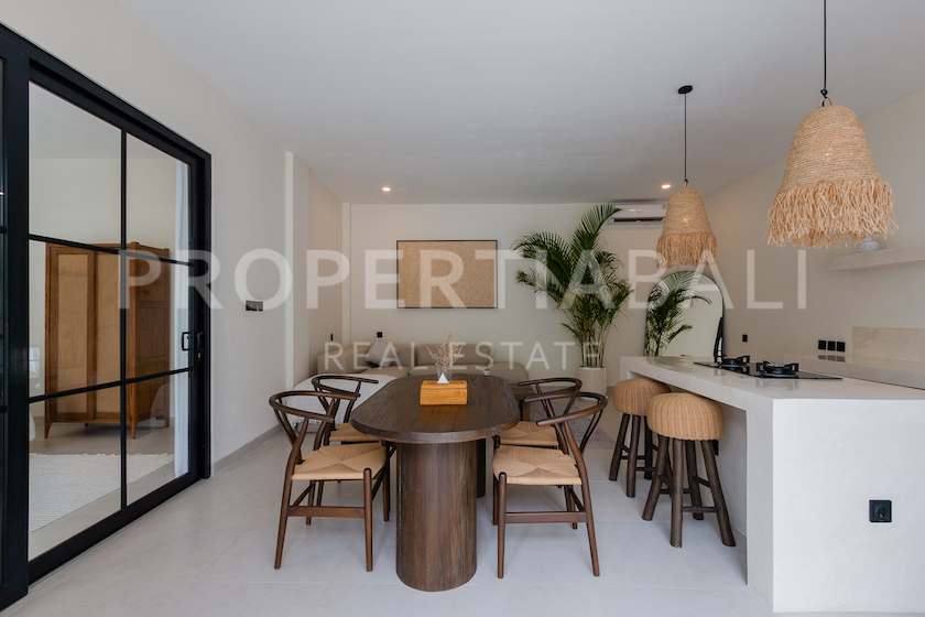 Tropical Inspired Villa In Tumbak Bayuh. Villas in Bali for Sale: Villa in Tumbak Bayuh, Bali for 3,6 Billion VND. Leasehold. Main Photo