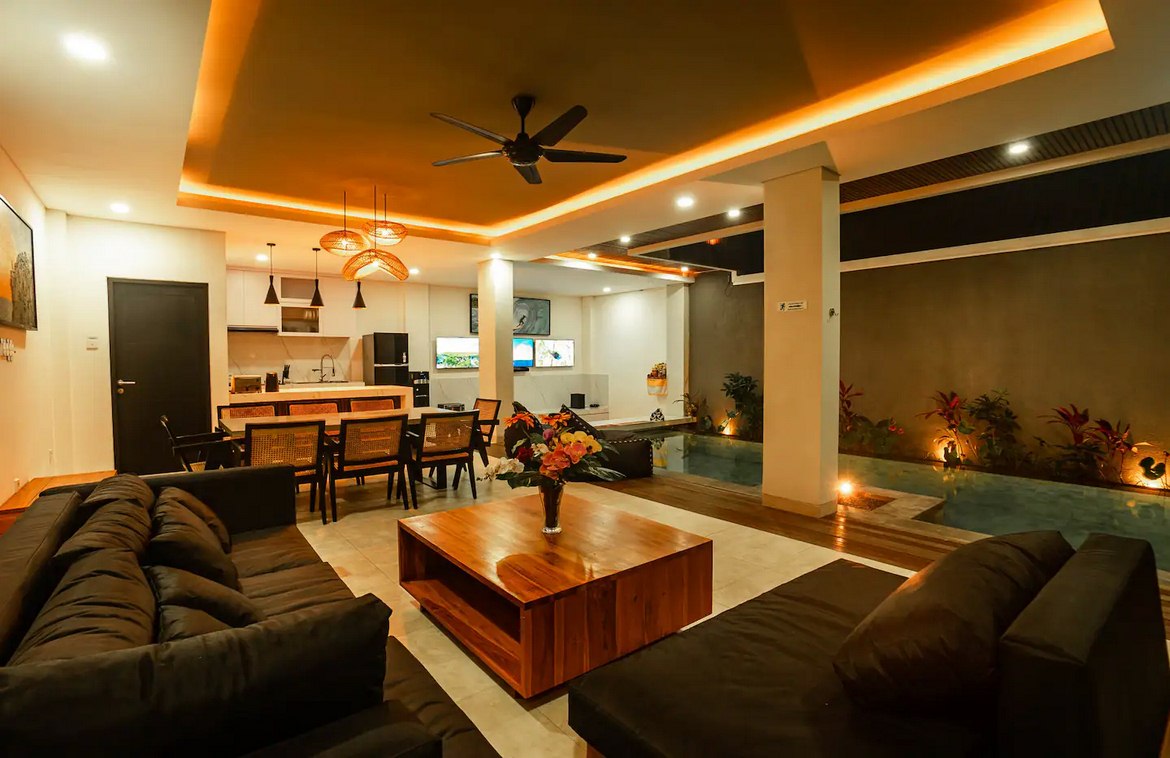 Perfect four bedroom villa for rental income or family living in Ungasan. Villas in Bali for Sale: Villa in Bukit South, Bali for 24,0 Million INR. Leasehold. Main Photo