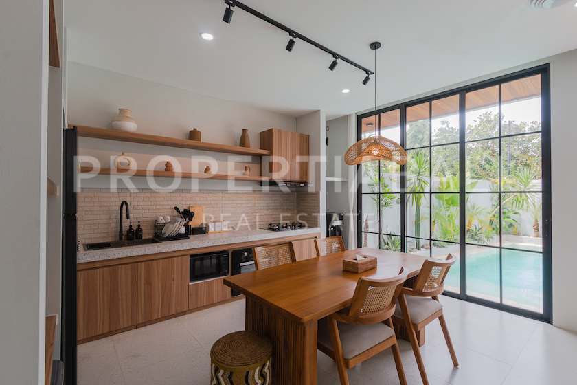 Stunning Family Home In Tiying Tutul. Villas in Bali for Sale: Villa in Pererenan (Canggu), Bali for 6,7 Billion VND. Leasehold. Main Photo