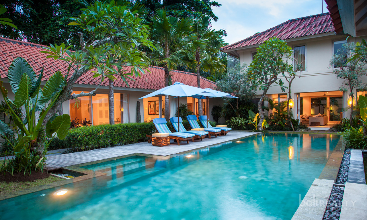 A Beautiful Luxury Freehold Residence @ Beachside Sanur. Villas in Bali for Sale: Villa in Sanur, Bali for 146,8 Million PHP. Freehold. Main Photo