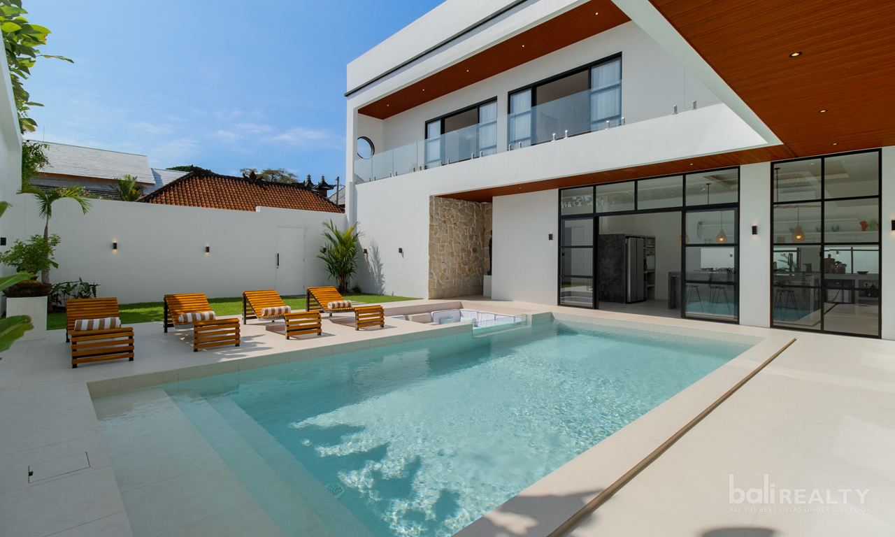 Brand-New Ultra-Modern 4-Bedroom Villa with a Huge Rooftop Terrace. Villas in Bali for Sale: Villa in Sanur, Bali for 7,0 Billion IDR. Leasehold. Main Photo