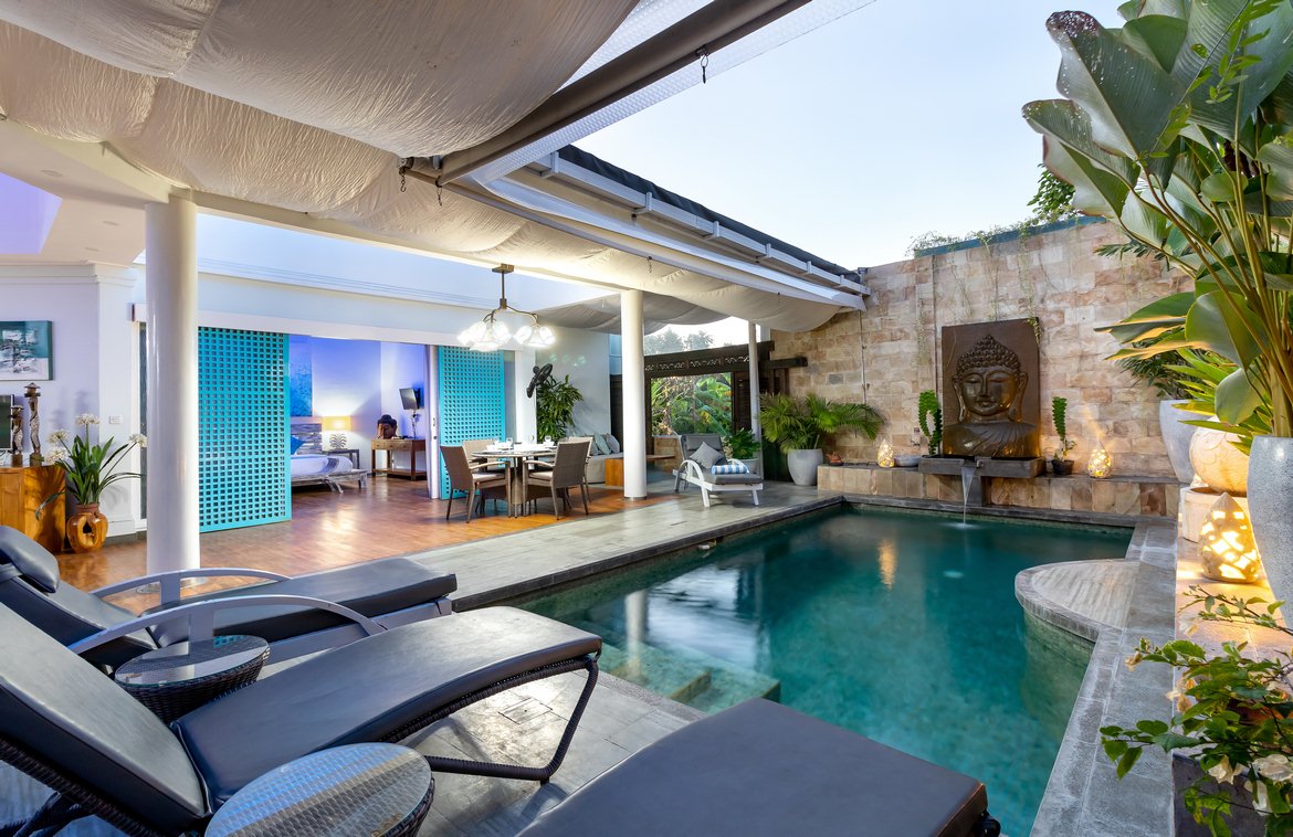Contemporary design 2-bedroom villa steps from the beach in Sanur. Villas in Bali for Sale: Вилла в Санур, Бали за 356 тыс. USD. Leasehold. Главное фото