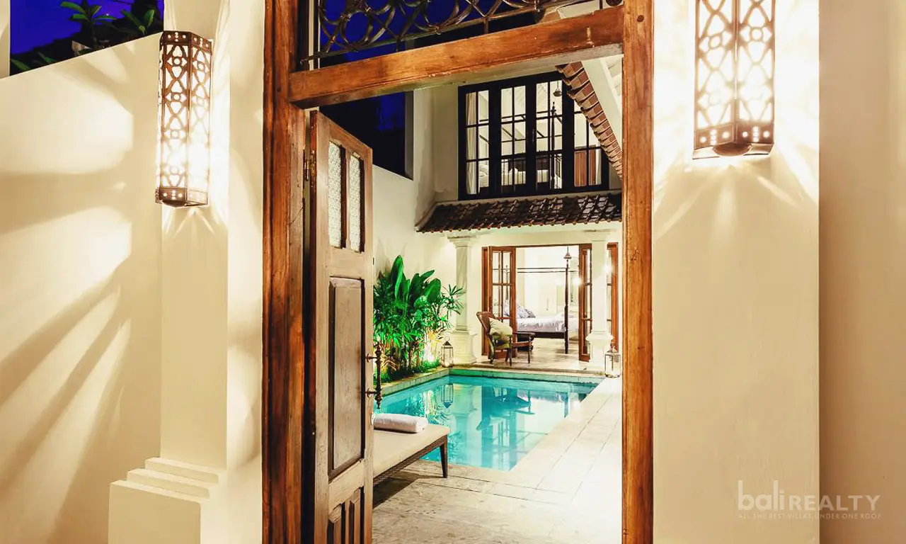 Prime Beachside Investment Villa. Villas in Bali for Sale: Villa in Seminyak, Bali for 2,1 Million CNY. Leasehold. Main Photo