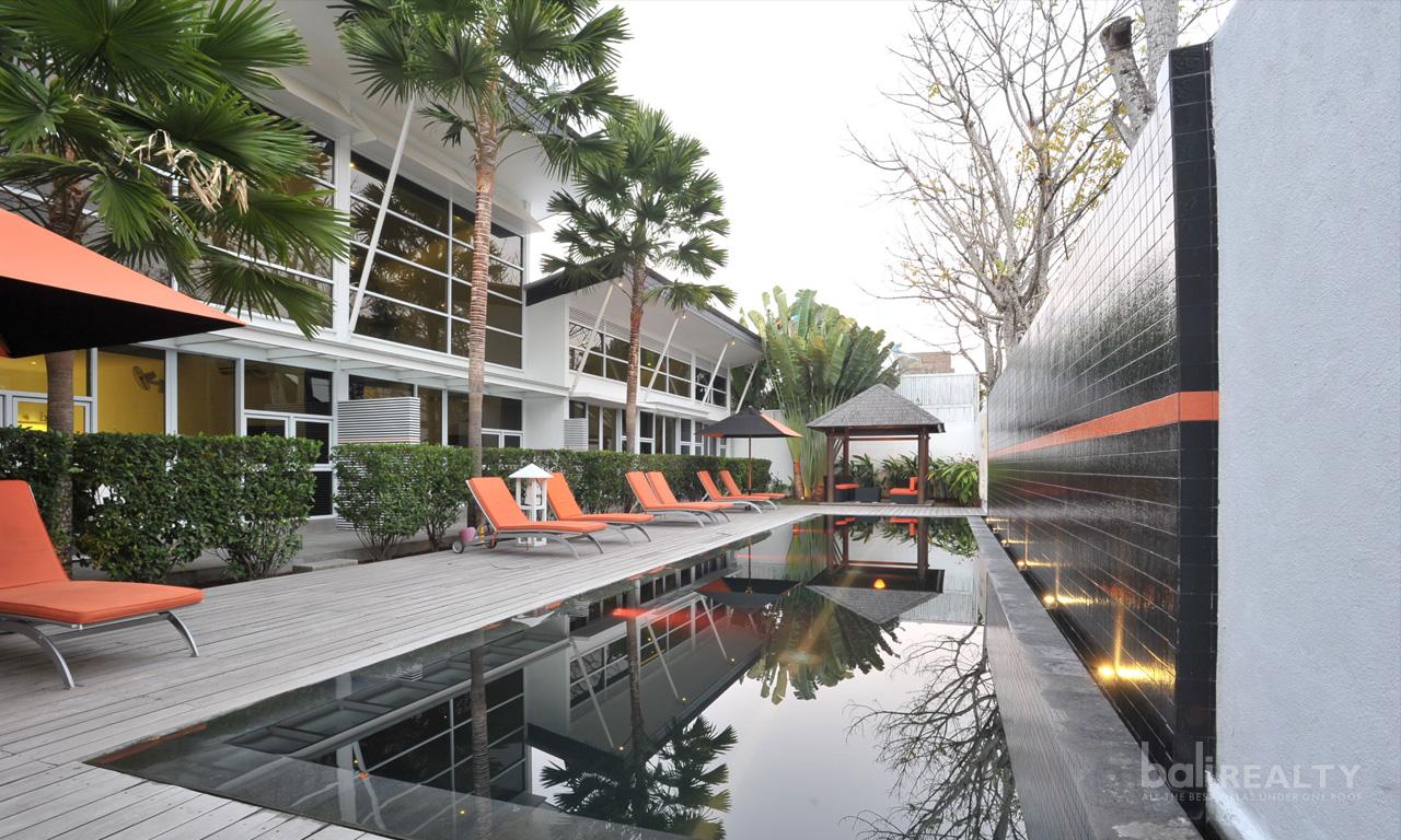 Prime Seminyak Investment Complex. Villas in Bali for Sale: Villa in Seminyak, Bali for 16,7 Billion IDR. Leasehold. Main Photo