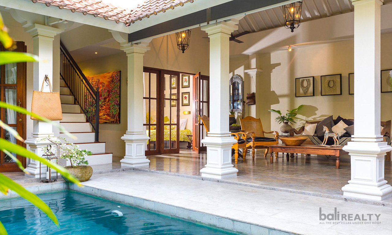 Exceptional Beachside Investment: Two Villas in a Prime Location for the Price of One! Steps from Seminyak Beach. Villas in Bali for Sale: Villa in Seminyak, Bali for 2,0 Million MYR. Leasehold. Main Photo