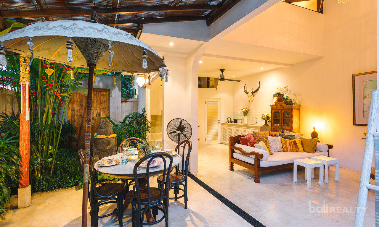 One-Bedroom Villa in Prime Seminyak Location: Strong Rental History with 80% Occupancy and High Net Returns. Villas in Bali for Sale: Villa in Seminyak, Bali for 3,3 Billion VND. Leasehold. Main Photo