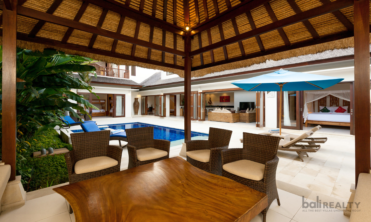 High-Quality Four-Bedroom Villa in Prime Legian Locale, Super Holiday Villa or High Yielding Investment. Villas in Bali for Sale: Villa in Seminyak, Bali for 1048 Thousands NZD. Leasehold. Main Photo