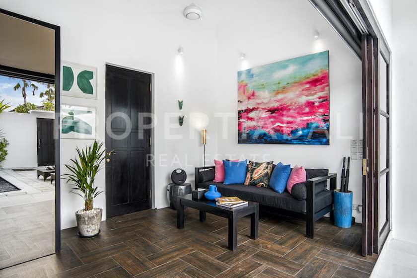 Beautiful Tropical Villa In Seminyak. Villas in Bali for Sale: Villa in Seminyak, Bali for 247 Thousands SGD. Leasehold. Main Photo