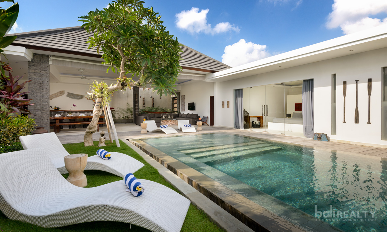 Tropical 3 Bedroom Seminyak Pool Villa with Extra-long Lease in 24 hr Security Complex-2364. Villas in Bali for Sale: Villa in Seminyak, Bali for 410 Thousands USD. Leasehold. Main Photo