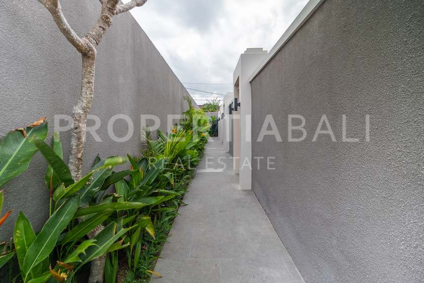 Stunning Modern Boutique Studio In Seminyak. Villas in Bali for Sale: Villa in Seminyak, Bali for 364 Thousands EUR. Leasehold. Main Photo
