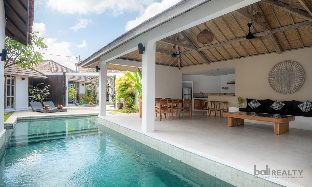 Affordable 3 Bed Villa Investment Located in Heart of Seminyak. Villas in Bali for Sale: Villa in Seminyak, Bali for 48,5 Million JPY. Leasehold. Main Photo