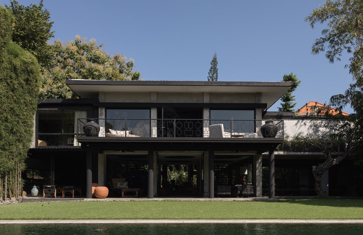 A Masterpiece of Design, Nature, and Zen in Seminyak. Villas in Bali for Sale: Villa in Seminyak, Bali for 6,5 Million MYR. Leasehold. Main Photo