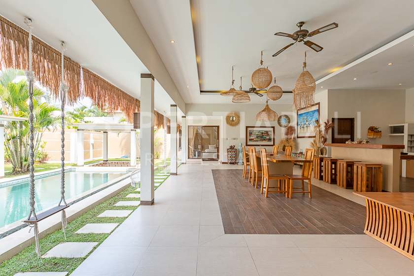 Perfect Investment Villa In The Prime Area Of Seminyak. Villas in Bali for Sale: Villa in Seminyak, Bali for 264 Thousands EUR. Leasehold. Main Photo