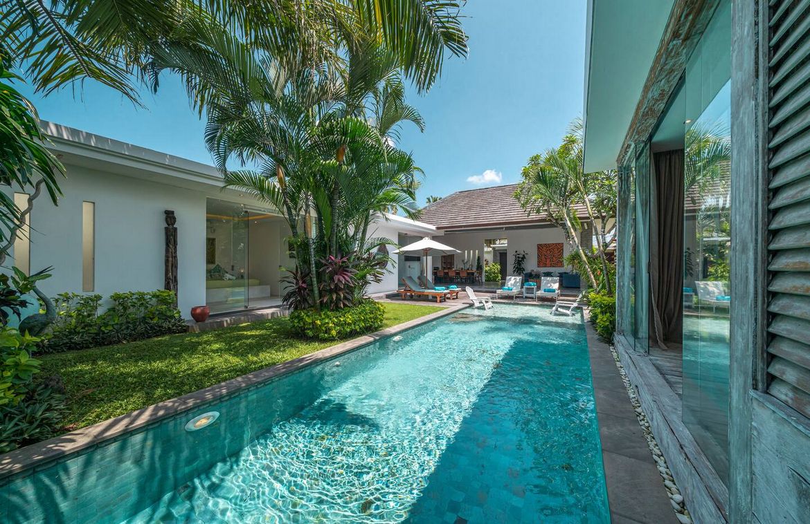 Modern 4-Bedroom Villa in Prime Seminyak Location for Long Lease. Villas in Bali for Sale: Villa in Seminyak, Bali for 6,8 Million HKD. Leasehold. Main Photo