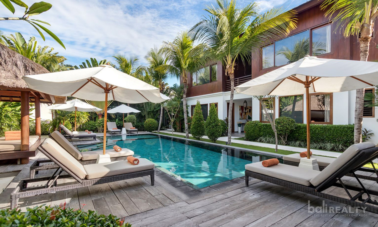 Stunning 12 Bed Villa Estate – Two Interconnected 6 Bedroom Villas in Gated Seminyak Community. Villas in Bali for Sale: Villa in Seminyak, Bali for 2015 Thousands SGD. Leasehold. Main Photo
