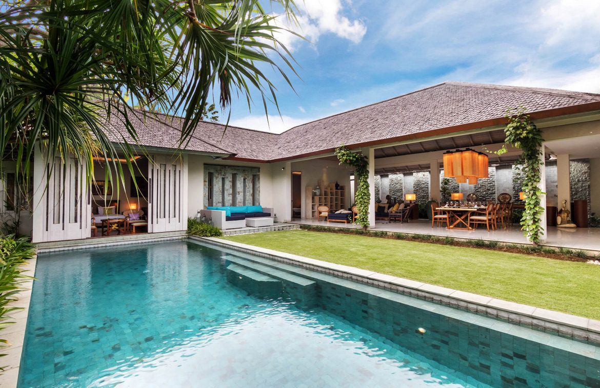 Expansive 3-bedroom villa in Seminyak for lease. Villas in Bali for Sale: Villa in Seminyak, Bali for 965 Thousands SGD. Leasehold. Main Photo