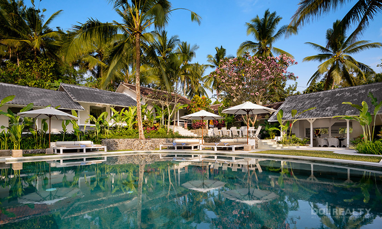 Stunning 8 Bedroom Villa and Retreat in Rice Paddy Setting – Balian. Villas in Bali for Sale: Villa in Tabanan, Bali for 7,6 Billion IDR. Leasehold. Main Photo