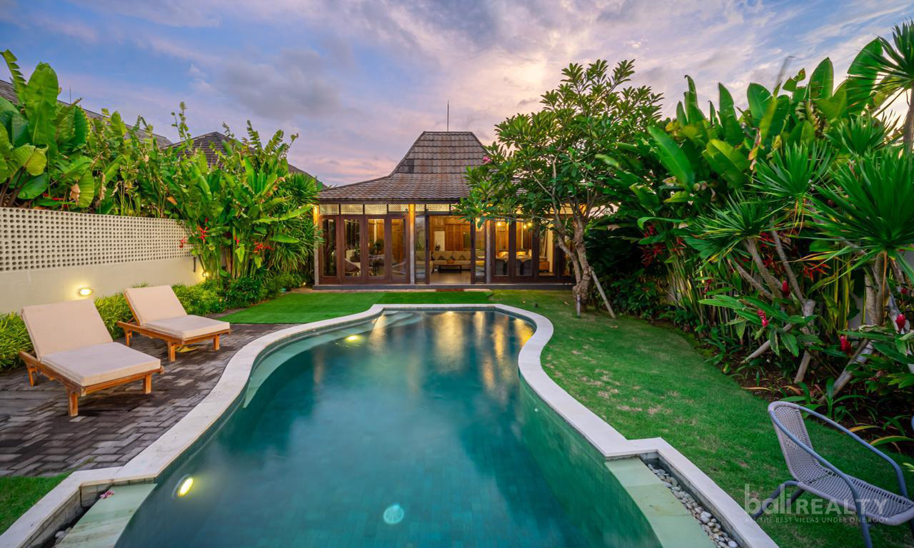Two-Bedroom Authentic Joglo Villa: Prime Investment Opportunity Near Kedungu Beach. Villas in Bali for Sale: Villa in Tabanan, Bali for 499 Thousands NZD. Leasehold. Main Photo