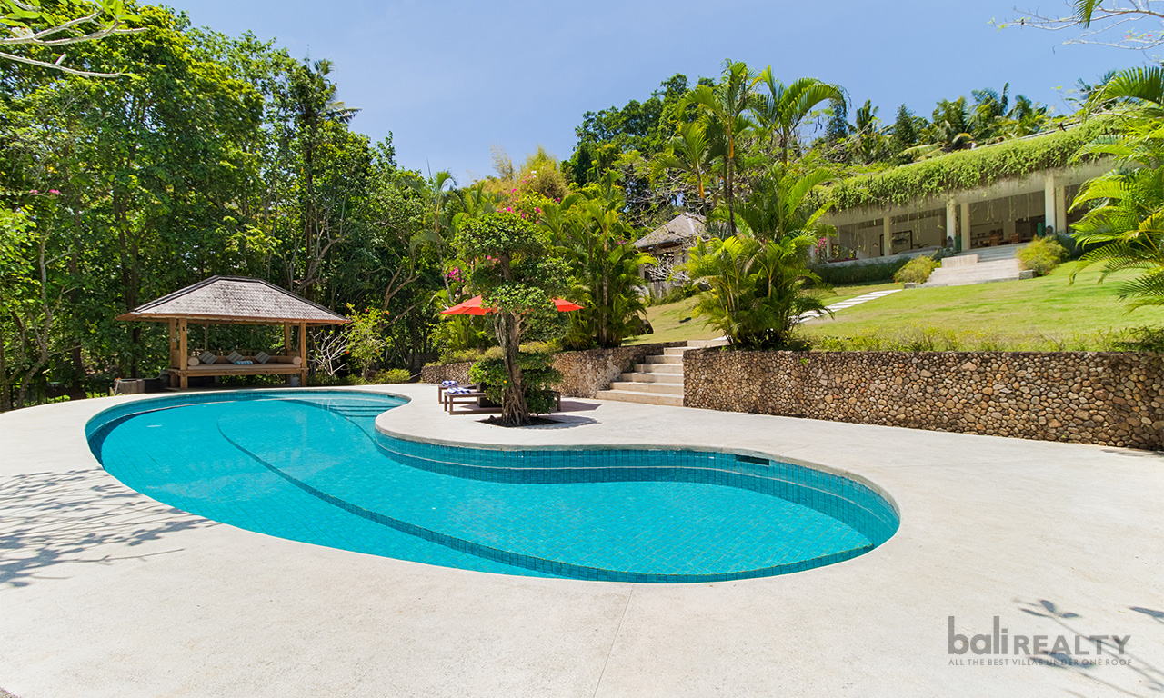 Exclusive Opportunity: Freehold 4-Bedroom Riverfront Villa in Tabanan with Strategic Access. Villas in Bali for Sale: Villa in Tabanan, Bali for 48,7 Million THB. Freehold. Main Photo
