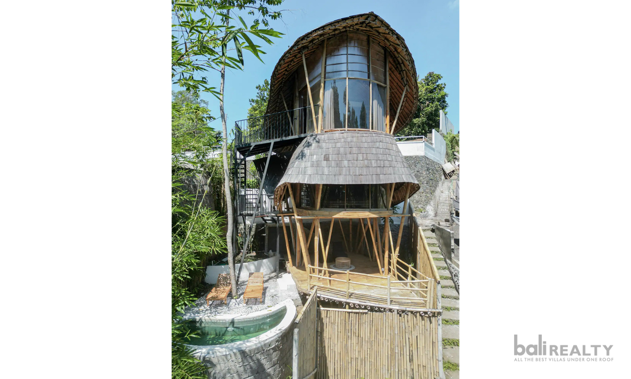 Unique Two-Bedroom Villa with Bamboo Tower Design in Serene Kaba-Kaba, Tabanan. Villas in Bali for Sale: Villa in Tabanan, Bali for 3,2 Million THB. Leasehold. Main Photo